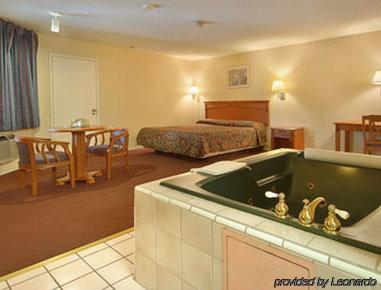 Super 8 By Wyndham Upland Ontario Ca Hotell Rom bilde